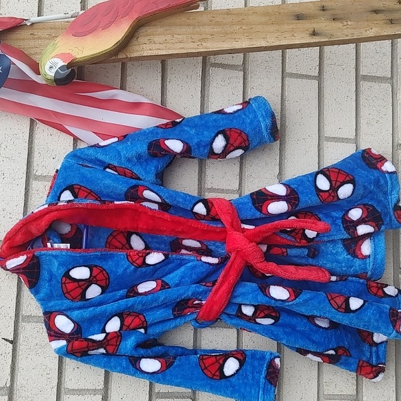 Spiderman Robe - Picture 5 of 9